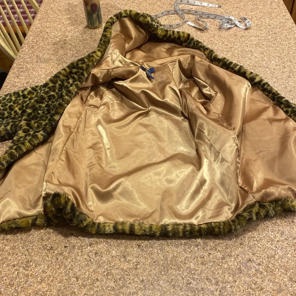 OshKosh B’Gosh Animal Print Faux Fur Girls Coat 8 Button Hood